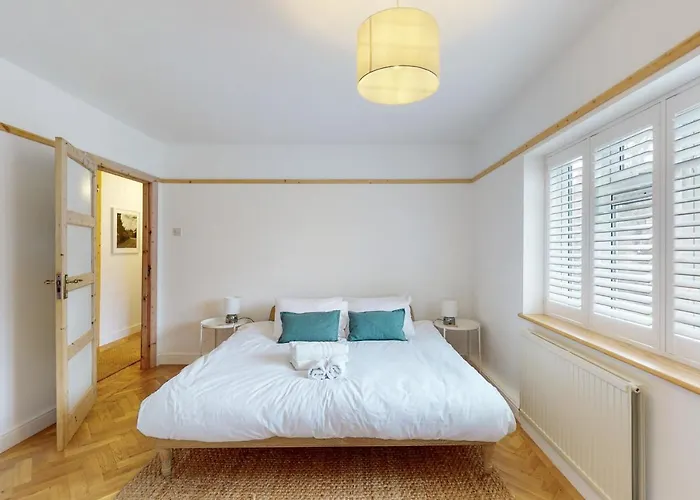 Stunning 2 Bed Flat In Richmond