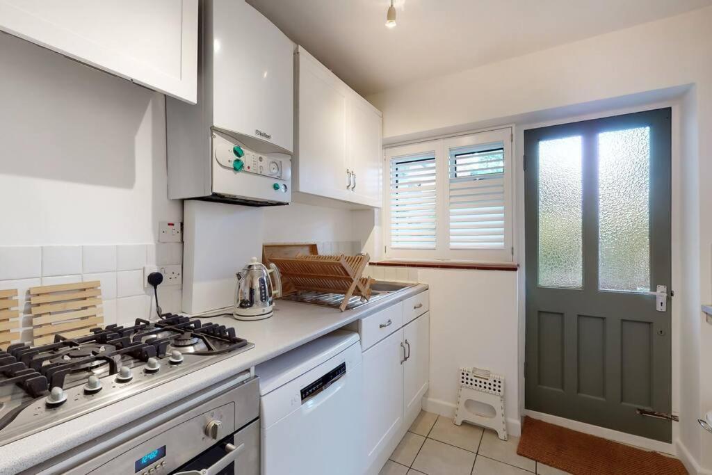 Stunning 2 Bed Flat In Richmond *