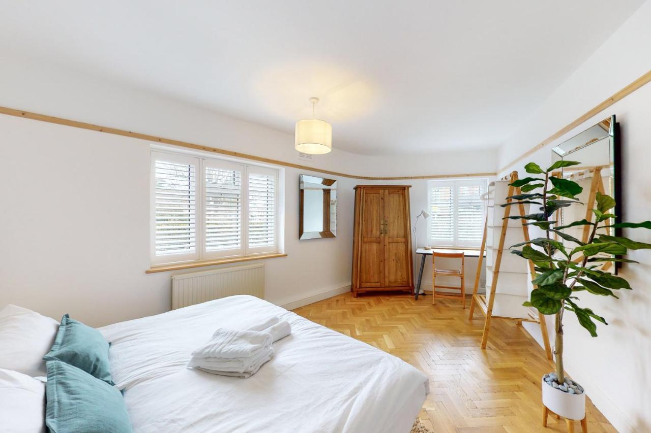 Stunning 2 Bed Flat In Richmond Appartement *