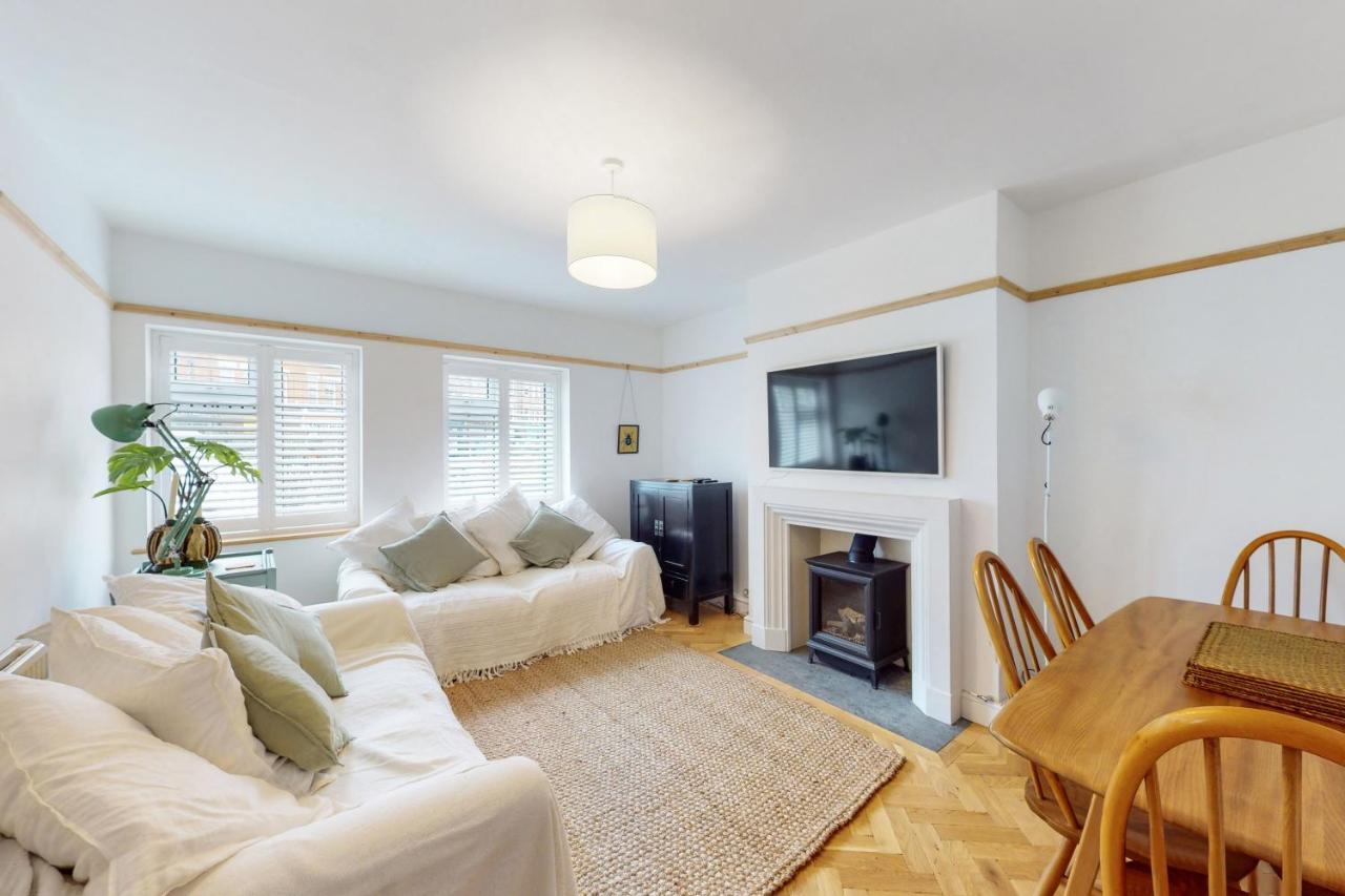 Stunning 2 Bed Flat In Richmond Appartement *